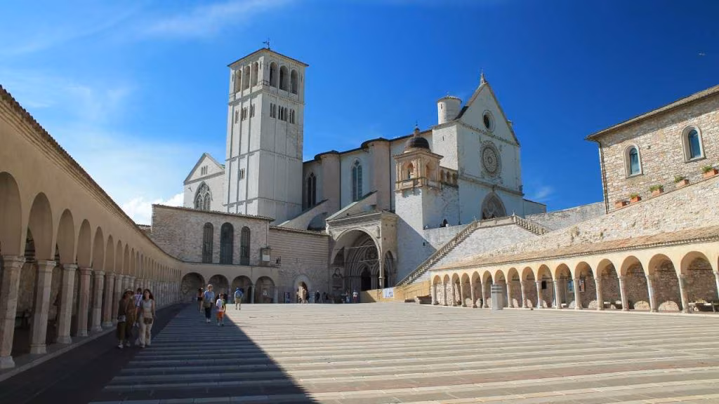 la città di Assisi (foto pexels) - teleone.it