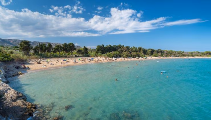 la splendida spiaggia siciliana (foto casevacanzepomelia.it) - teleone.it