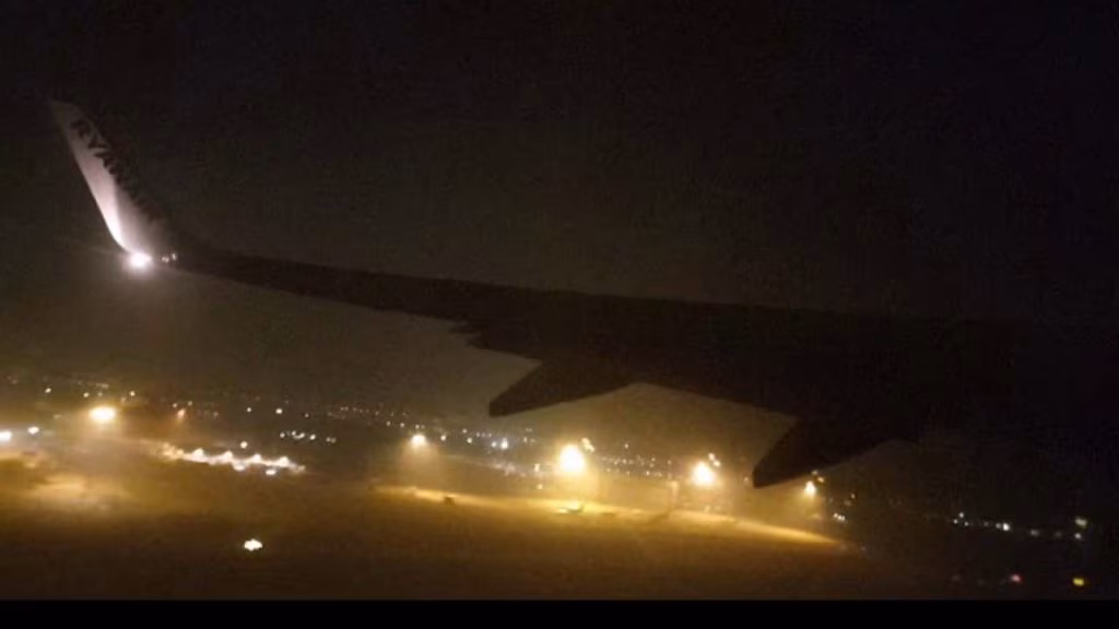 foto aereo notte (screenshot youtube) - teleone.it