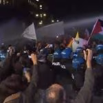 Nuovo corteo pro Palestina a Roma, tensioni e scontri fra manifestanti e polizia